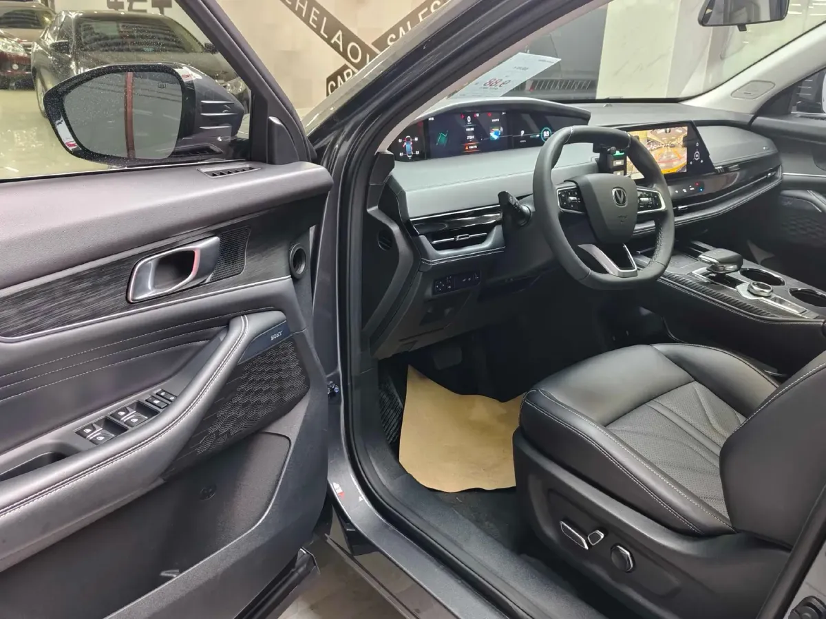 2023 ChangAn UNI-K 2.0T 233HP L4 8AT,autocango,china used car exporter,china ev exporter,chinese used car exporter,chinese used ev exporter