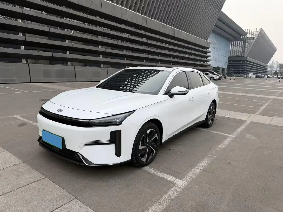 2023 Geely Galaxy L6 1.5T 163HP L4 3DHT PHEV 2023 Geely Galaxy L6 1.5T 163HP L4 3DHT PHEV