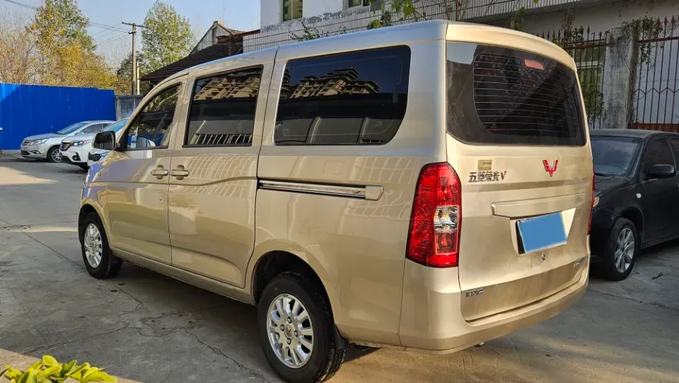 2018 WuLing RongGuang V 1.2L 88HP L4 5MT,autocango,china used car exporter,china ev exporter,chinese used car exporter,chinese used ev exporter