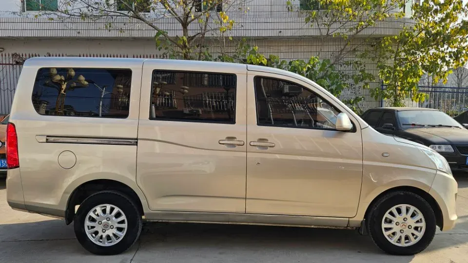 2018 WuLing RongGuang V 1.2L 88HP L4 5MT,autocango,china used car exporter,china ev exporter,chinese used car exporter,chinese used ev exporter