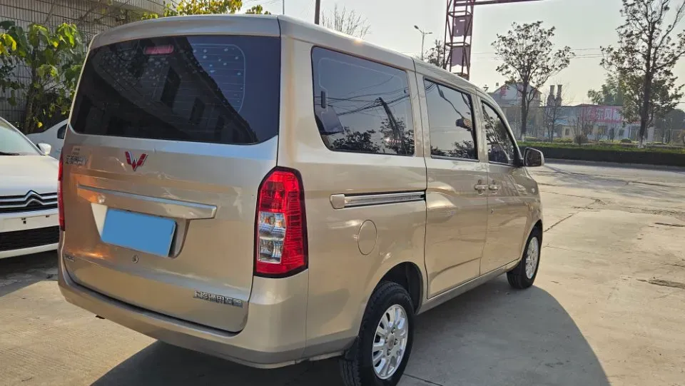 2018 WuLing RongGuang V 1.2L 88HP L4 5MT,autocango,china used car exporter,china ev exporter,chinese used car exporter,chinese used ev exporter