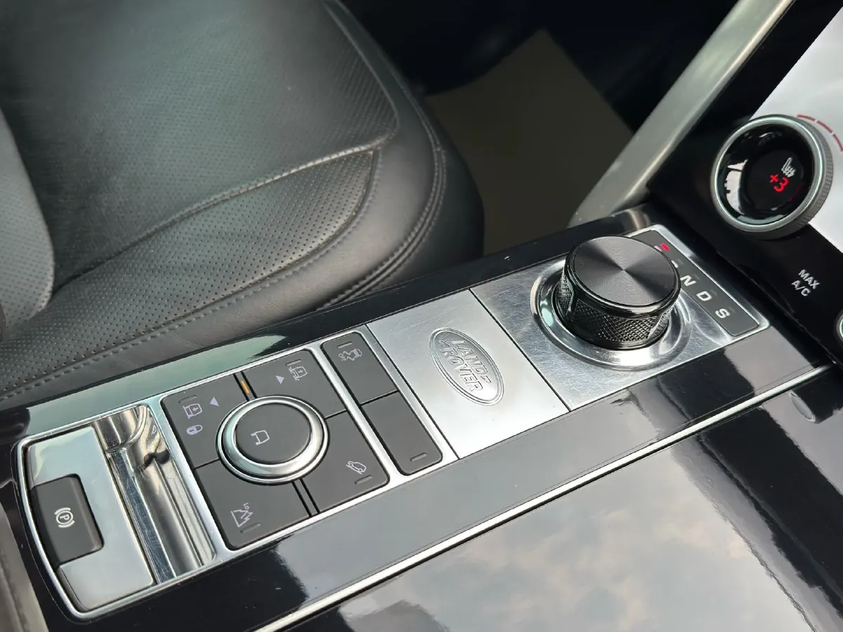 2018 Land Rover Range Rover Evoque 2.0T 241HP L4 9AT,autocango,china used car exporter,china ev exporter,chinese used car exporter,chinese used ev exporter