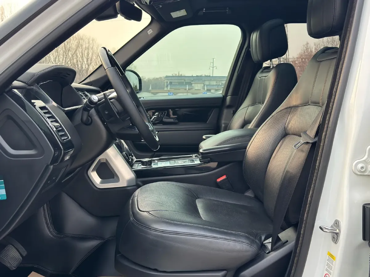 2018 Land Rover Range Rover Evoque 2.0T 241HP L4 9AT,autocango,china used car exporter,china ev exporter,chinese used car exporter,chinese used ev exporter