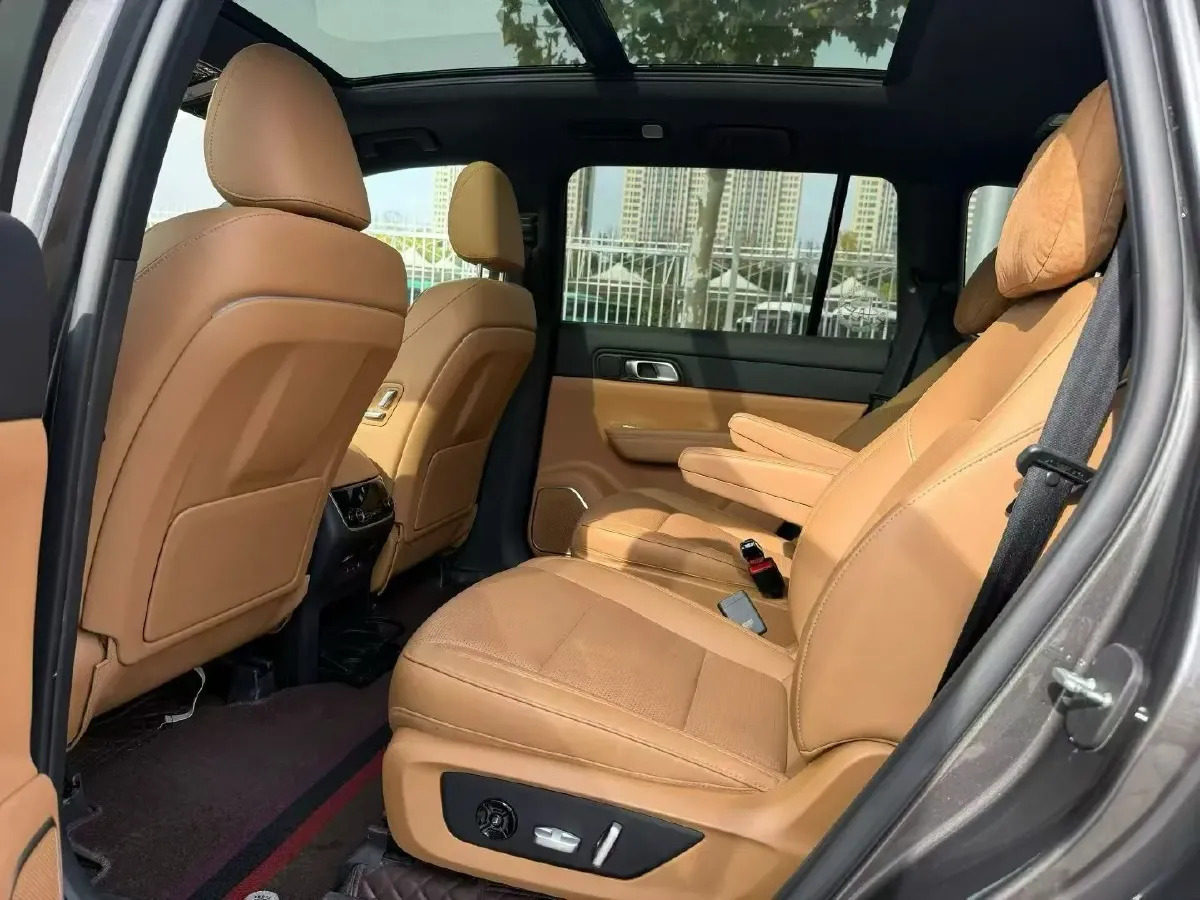 2021 Li ONE Range Extended 131HP REEV 40.5KWH,autocango,china used car exporter,china ev exporter,chinese used car exporter,chinese used ev exporter