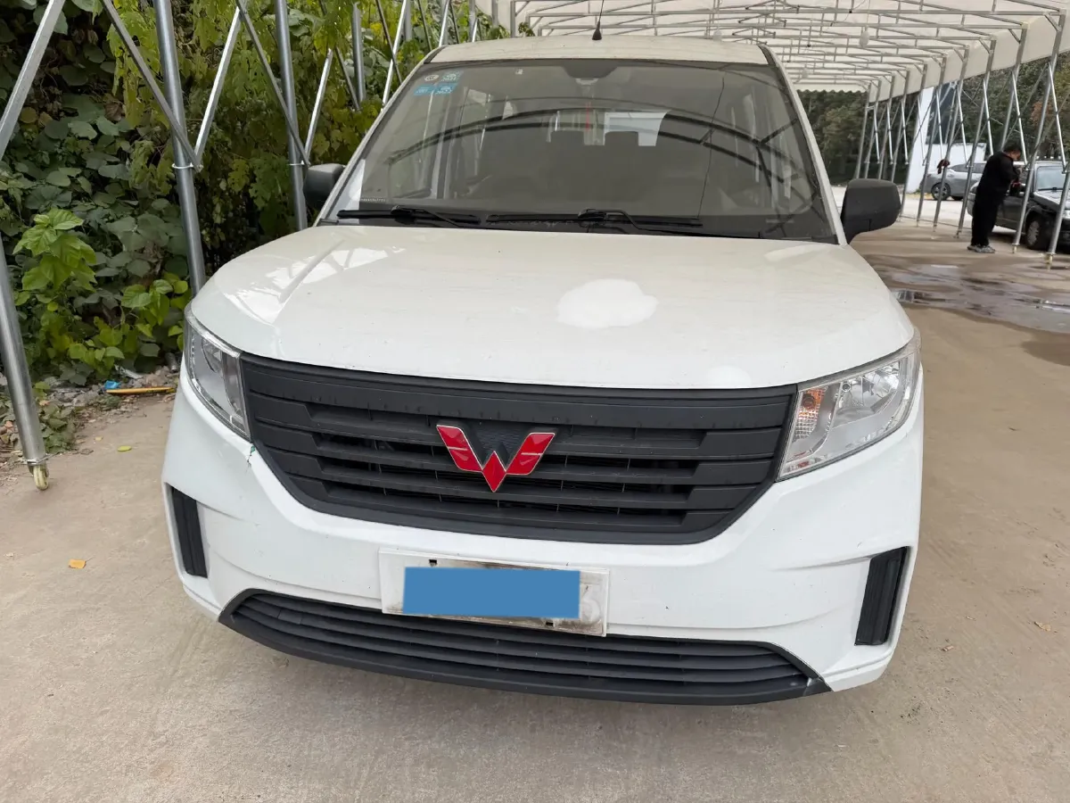 2020 WuLing HongGuang Plus 1.5T 147HP L4 6MT,autocango,china used car exporter,china ev exporter,chinese used car exporter,chinese used ev exporter