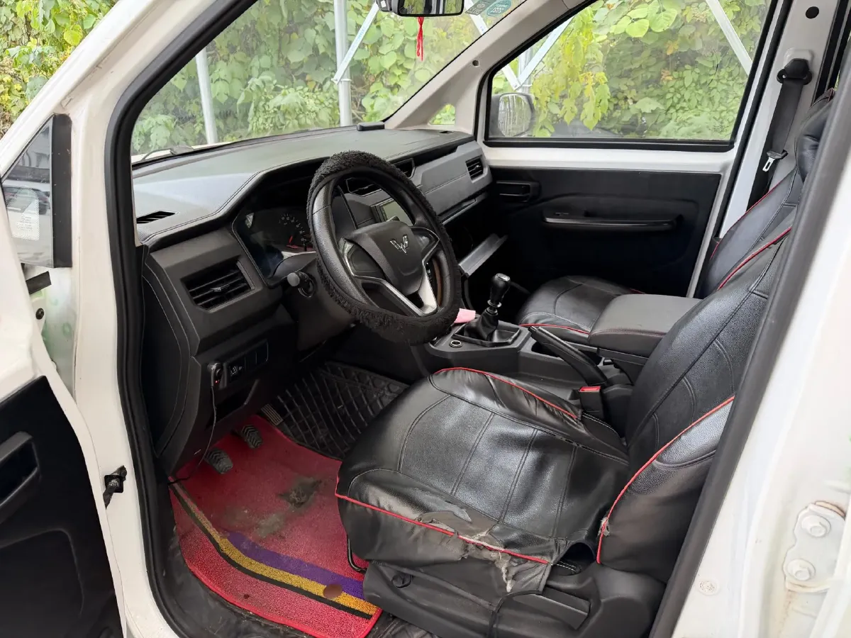 2020 WuLing HongGuang Plus 1.5T 147HP L4 6MT,autocango,china used car exporter,china ev exporter,chinese used car exporter,chinese used ev exporter