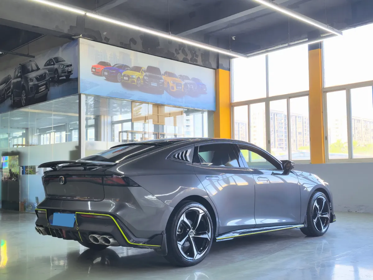 2022 ChangAn UNI-V 1.5T 188HP L4 7DCT,autocango,china used car exporter,china ev exporter,chinese used car exporter,chinese used ev exporter