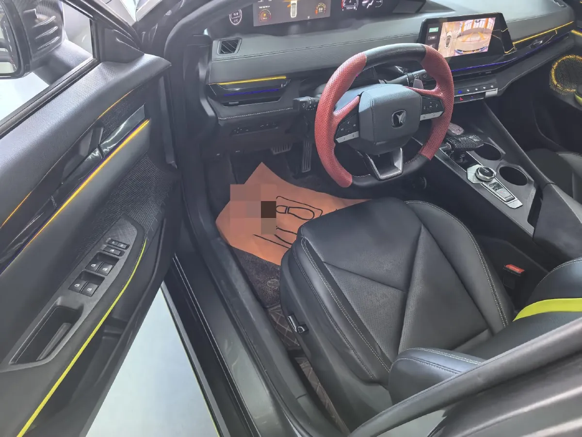 2022 ChangAn UNI-V 1.5T 188HP L4 7DCT,autocango,china used car exporter,china ev exporter,chinese used car exporter,chinese used ev exporter