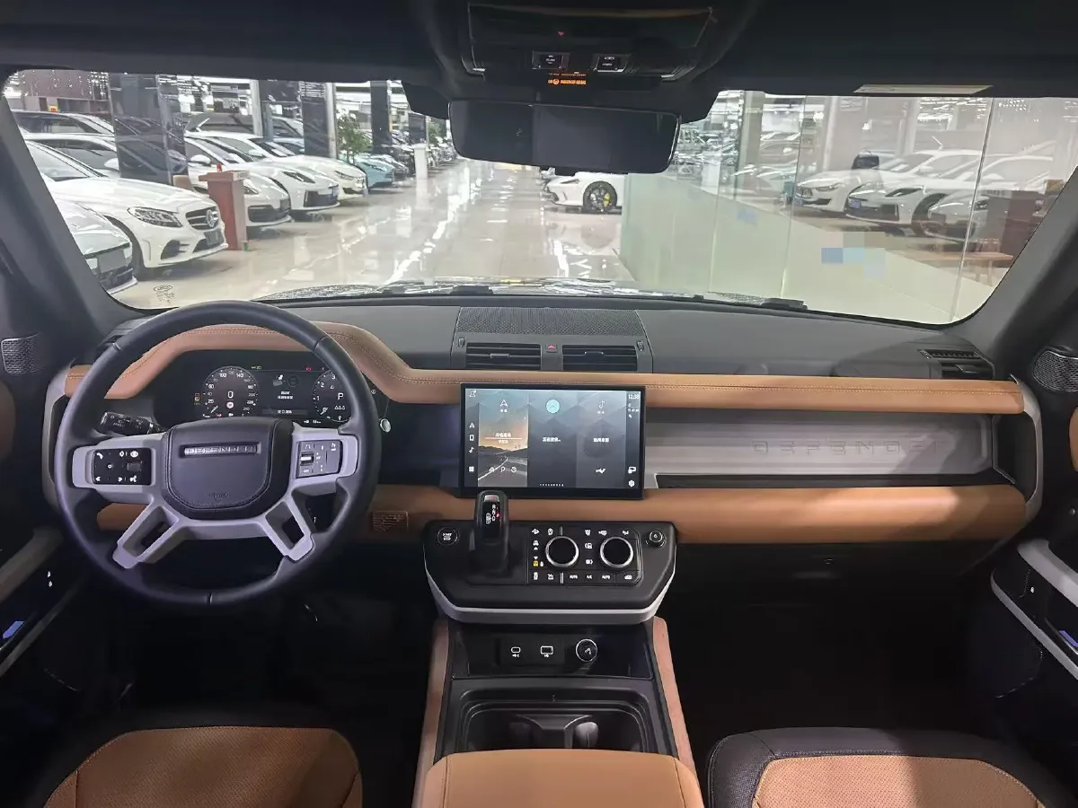 2024 Land Rover Defender 3.0T 400HP L6 8AT,autocango,china used car exporter,china ev exporter,chinese used car exporter,chinese used ev exporter