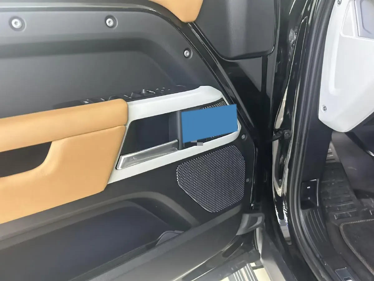 2024 Land Rover Defender 3.0T 400HP L6 8AT,autocango,china used car exporter,china ev exporter,chinese used car exporter,chinese used ev exporter