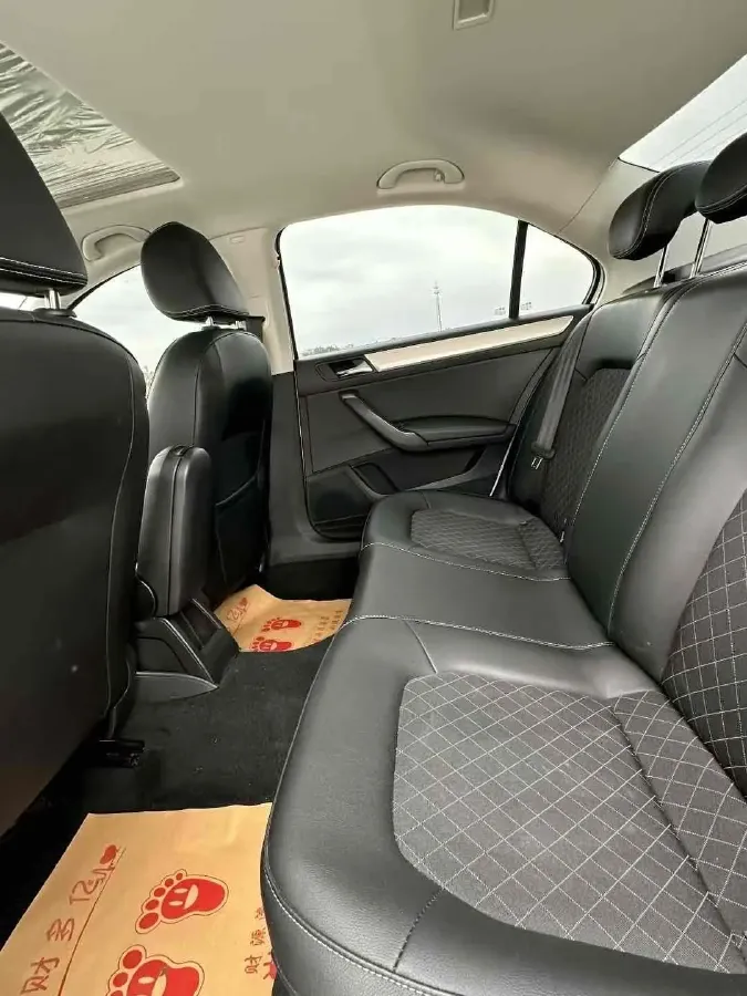 2019 SWM G01 1.5T 156HP L4 6MT,autocango,china used car exporter,china ev exporter,chinese used car exporter,chinese used ev exporter