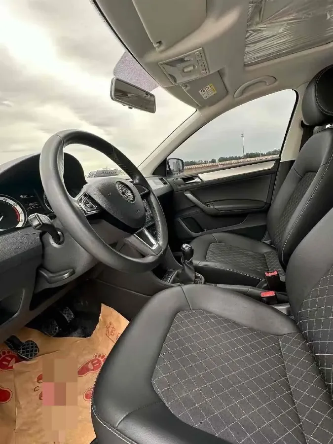 2019 SWM G01 1.5T 156HP L4 6MT,autocango,china used car exporter,china ev exporter,chinese used car exporter,chinese used ev exporter