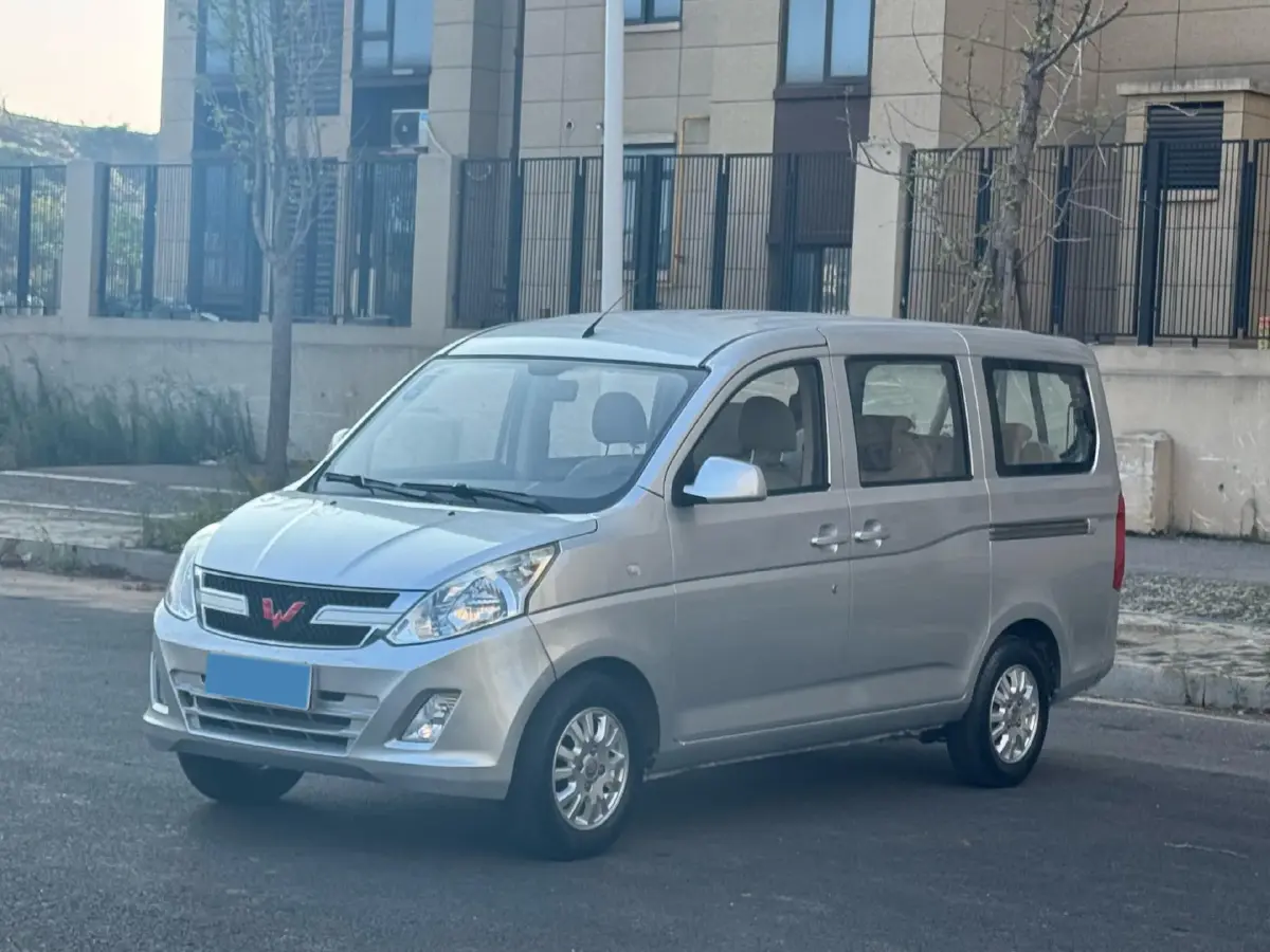 2016 WuLing RongGuang V 1.5L 112HP L4 5MT