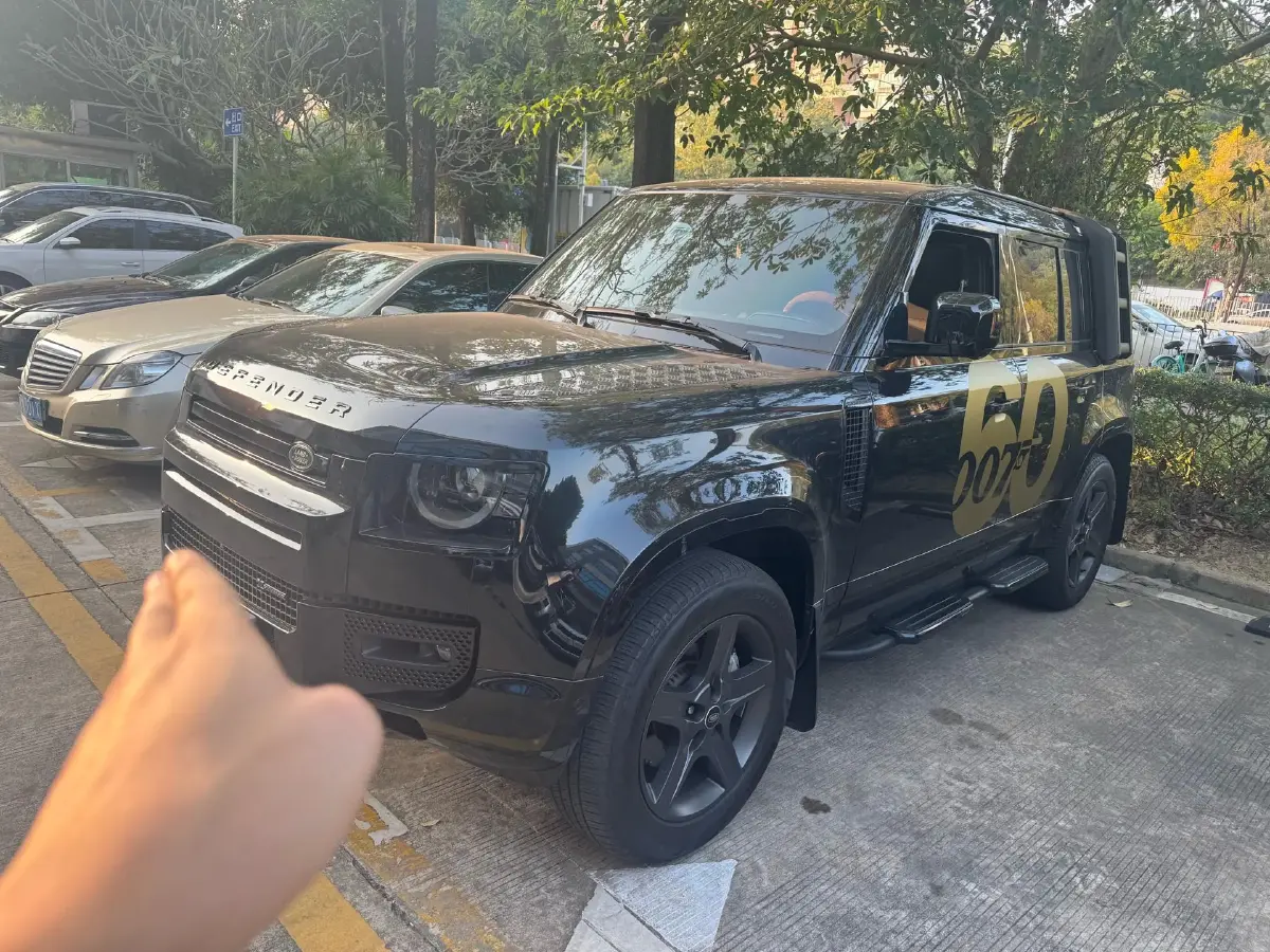 2023 Land Rover Defender 3.0T 400HP L6 8AT 2023 Land Rover Defender 3.0T 400HP L6 8AT