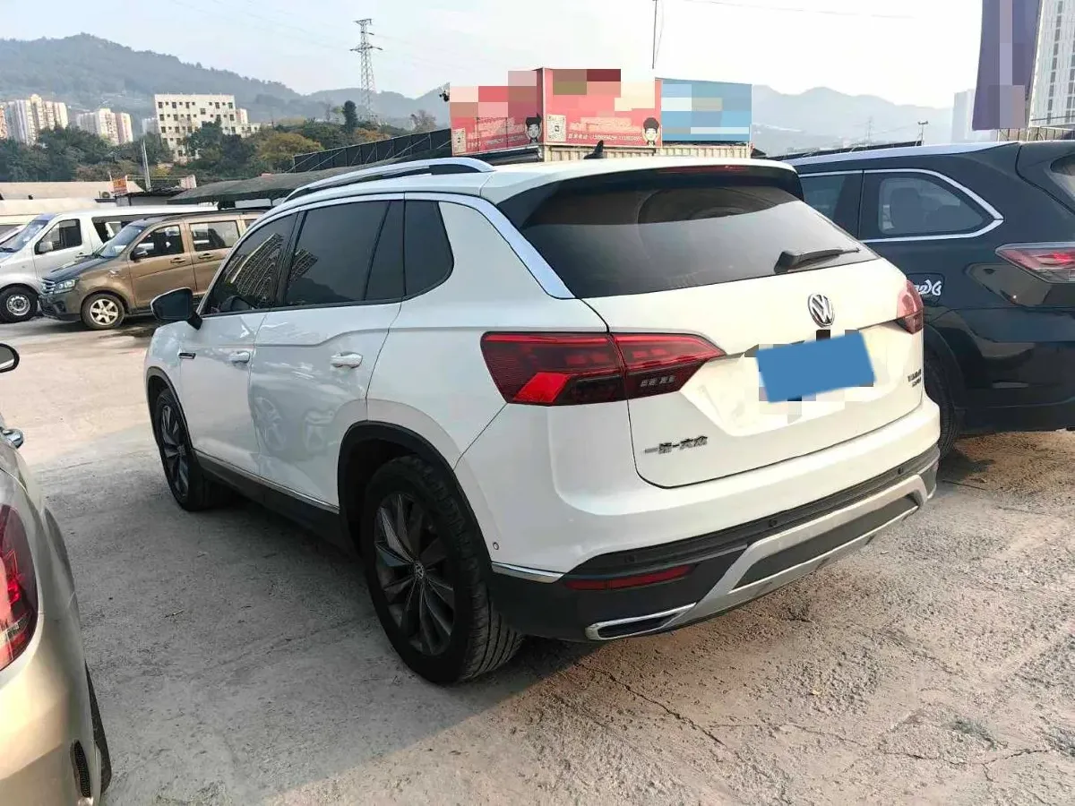 2019 Jeep Cherokee 2.0T 265HP L4 9AT,autocango,china used car exporter,china ev exporter,chinese used car exporter,chinese used ev exporter