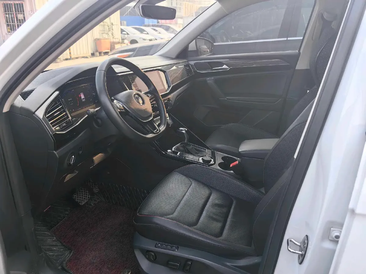 2019 Jeep Cherokee 2.0T 265HP L4 9AT,autocango,china used car exporter,china ev exporter,chinese used car exporter,chinese used ev exporter