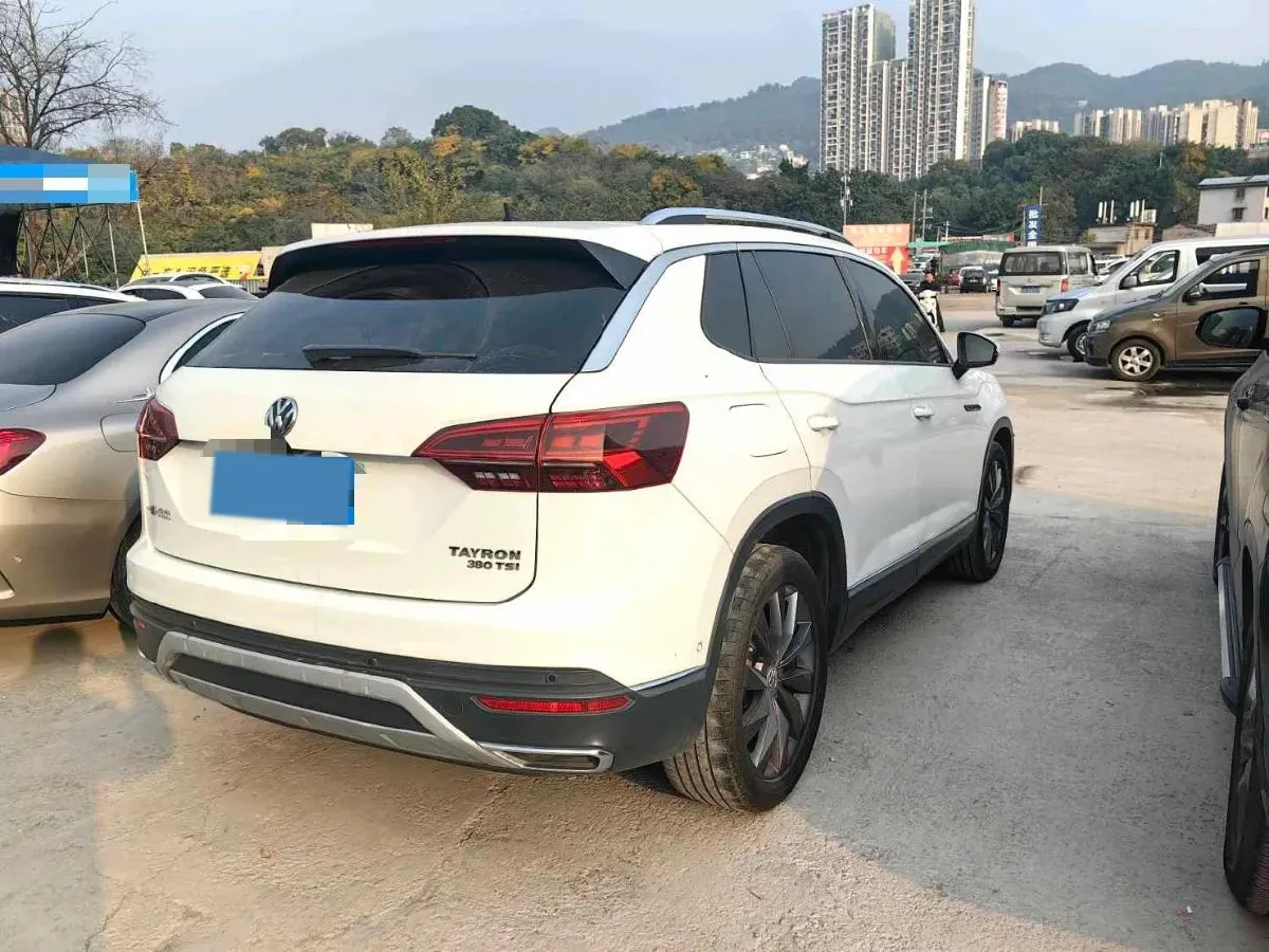 2019 Jeep Cherokee 2.0T 265HP L4 9AT,autocango,china used car exporter,china ev exporter,chinese used car exporter,chinese used ev exporter