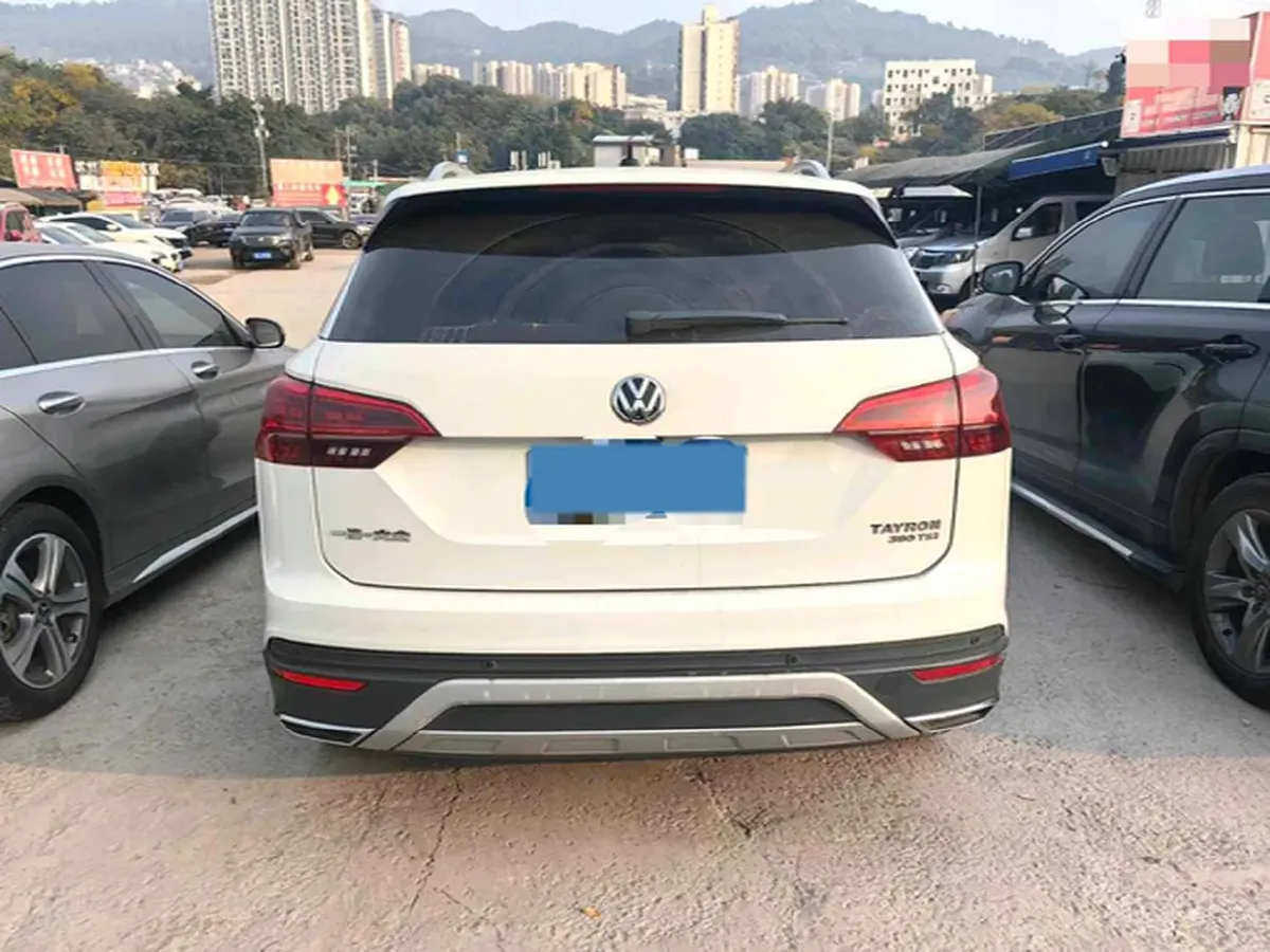 2019 Jeep Cherokee 2.0T 265HP L4 9AT,autocango,china used car exporter,china ev exporter,chinese used car exporter,chinese used ev exporter