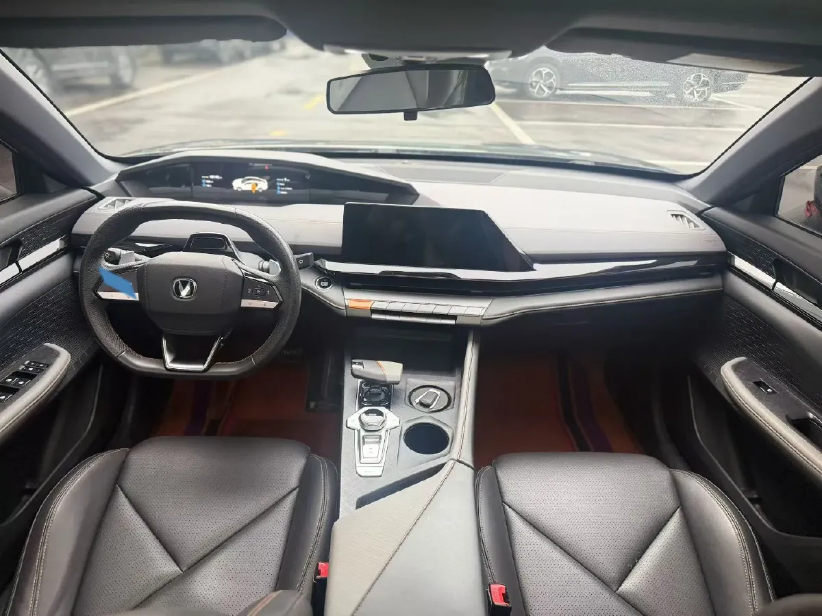 2022 ChangAn UNI-V 1.5T 188HP L4 7DCT,autocango,china used car exporter,china ev exporter,chinese used car exporter,chinese used ev exporter