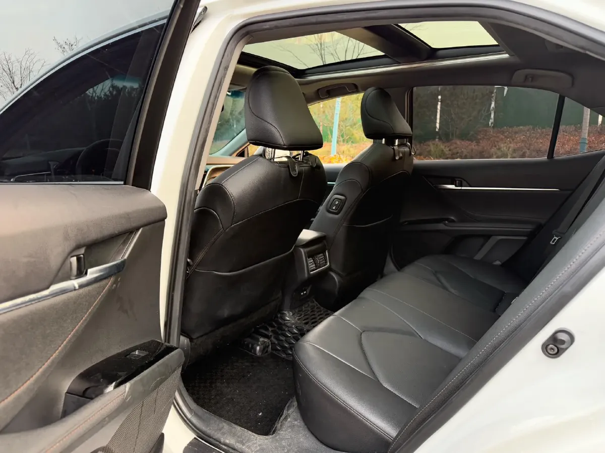 2021 Toyota Camry 2.5L 209HP L4 8AT,autocango,china used car exporter,china ev exporter,chinese used car exporter,chinese used ev exporter