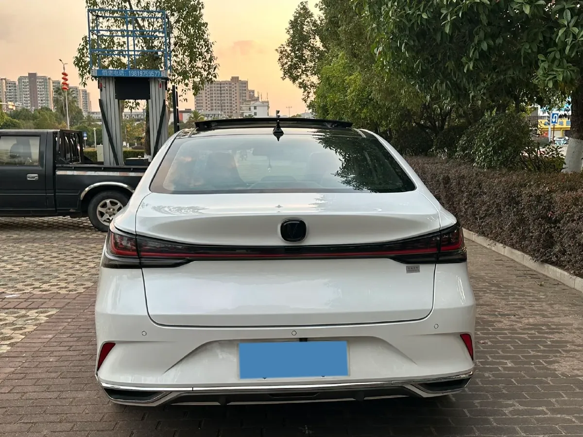 2023 ChangAn Raeton Plus 1.5T 188HP L4 7DCT,autocango,china used car exporter,china ev exporter,chinese used car exporter,chinese used ev exporter