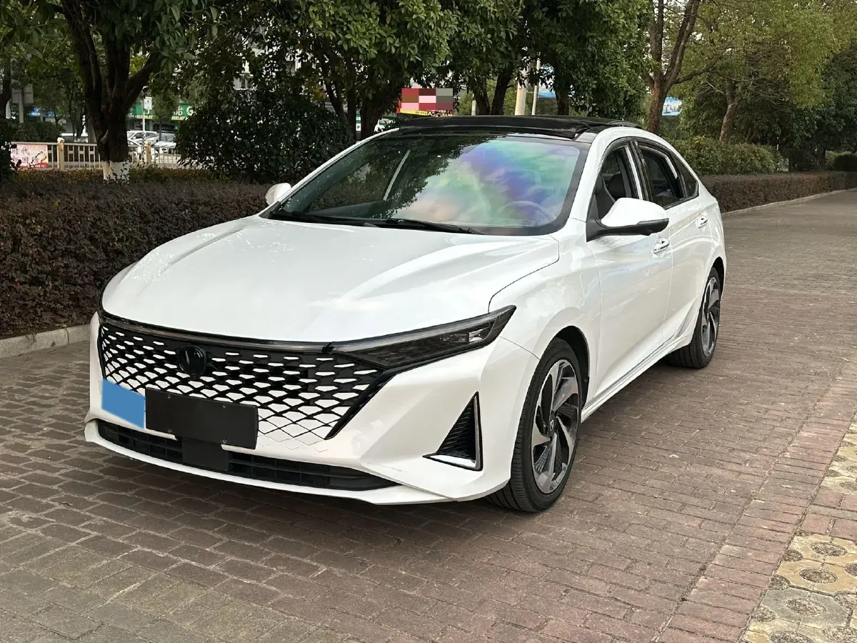 2023 ChangAn Raeton Plus 1.5T 188HP L4 7DCT,autocango,china used car exporter,china ev exporter,chinese used car exporter,chinese used ev exporter