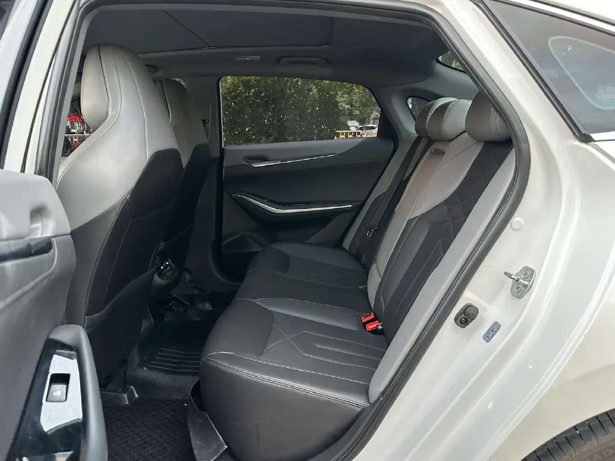 2023 ChangAn Raeton Plus 1.5T 188HP L4 7DCT,autocango,china used car exporter,china ev exporter,chinese used car exporter,chinese used ev exporter