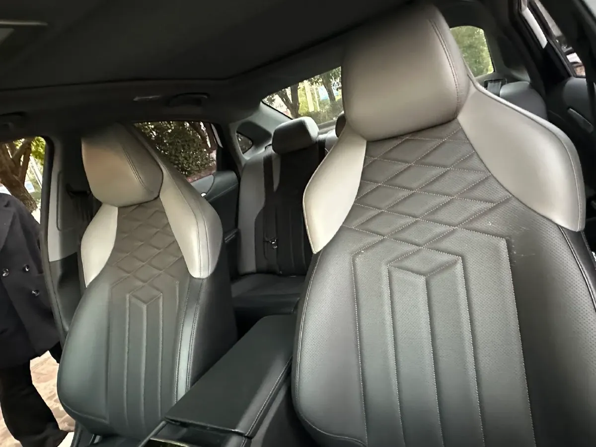 2023 ChangAn Raeton Plus 1.5T 188HP L4 7DCT,autocango,china used car exporter,china ev exporter,chinese used car exporter,chinese used ev exporter