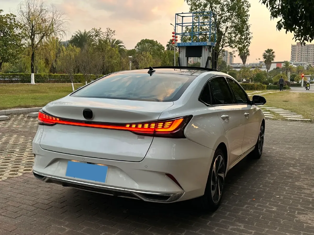 2023 ChangAn Raeton Plus 1.5T 188HP L4 7DCT,autocango,china used car exporter,china ev exporter,chinese used car exporter,chinese used ev exporter