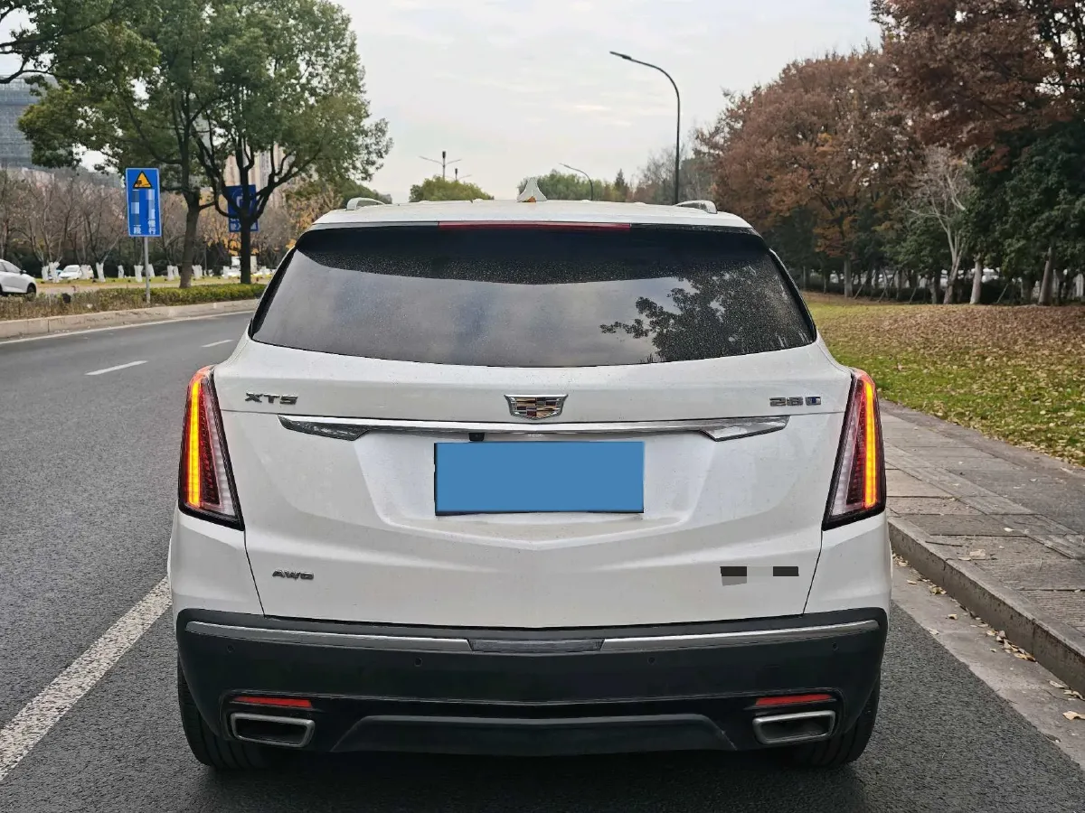 2022 Cadillac XT5 2.0T 237HP L4 9AT,autocango,china used car exporter,china ev exporter,chinese used car exporter,chinese used ev exporter
