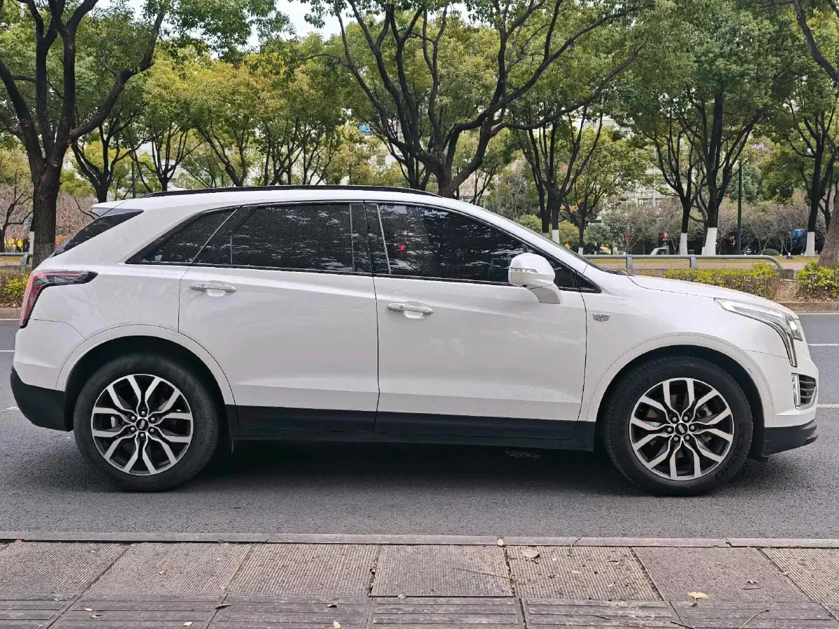 2022 Cadillac XT5 2.0T 237HP L4 9AT,autocango,china used car exporter,china ev exporter,chinese used car exporter,chinese used ev exporter