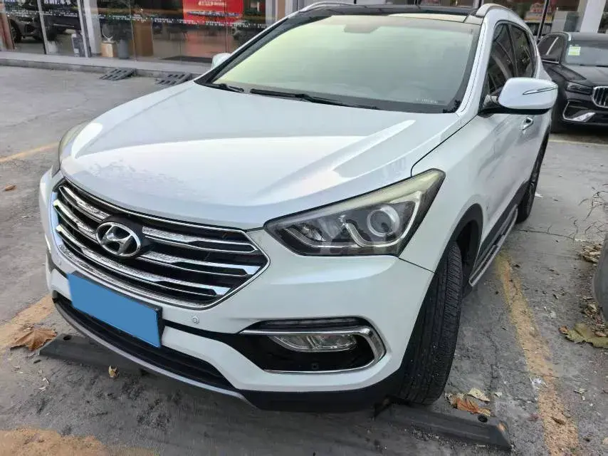2017 Hyundai Santafe 2.0T 245HP L4 6AT