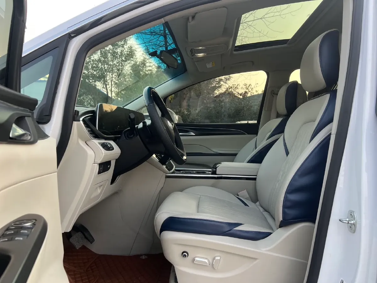 2022 Buick GL8 2.0T 237HP L4 9AT,autocango,china used car exporter,china ev exporter,chinese used car exporter,chinese used ev exporter