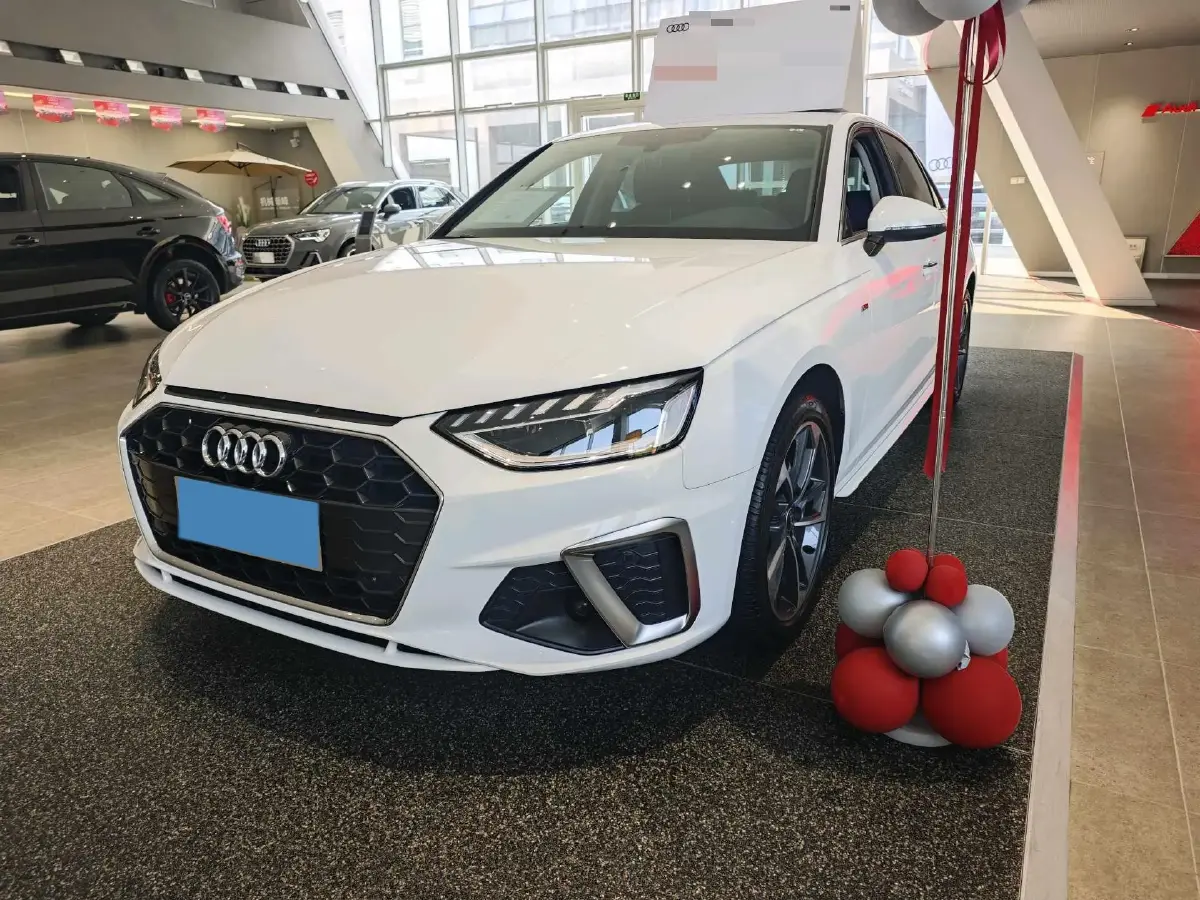 2023 Audi A4L 2.0T 190HP L4 7DCT