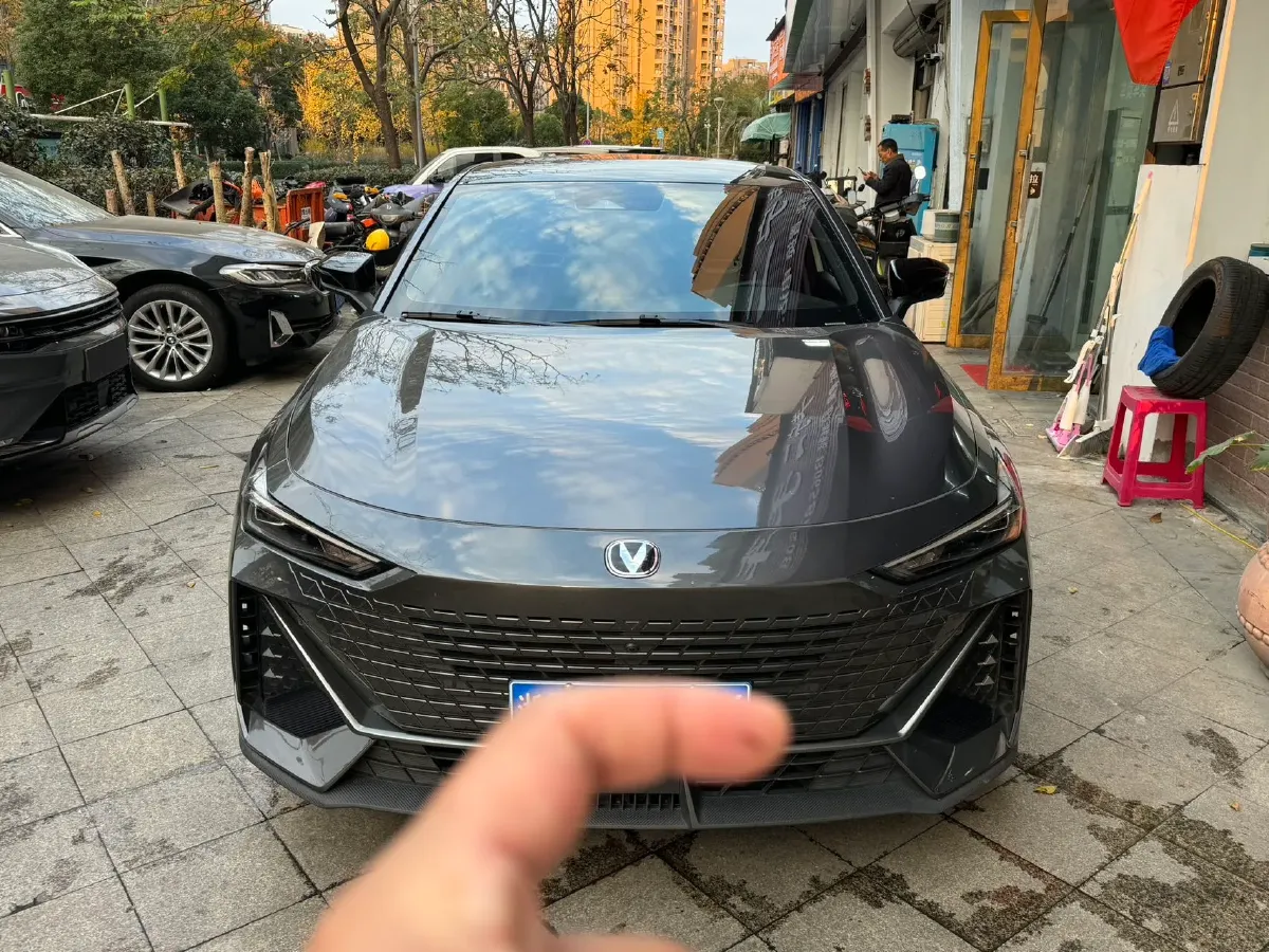 2023 ChangAn UNI-V 1.5T 188HP L4 7DCT,autocango,china used car exporter,china ev exporter,chinese used car exporter,chinese used ev exporter