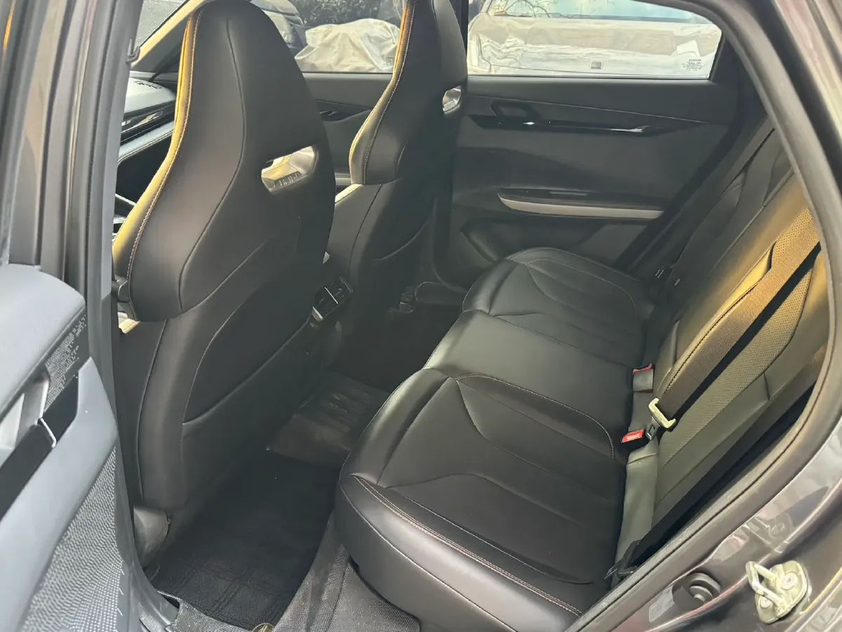 2023 ChangAn UNI-V 1.5T 188HP L4 7DCT,autocango,china used car exporter,china ev exporter,chinese used car exporter,chinese used ev exporter