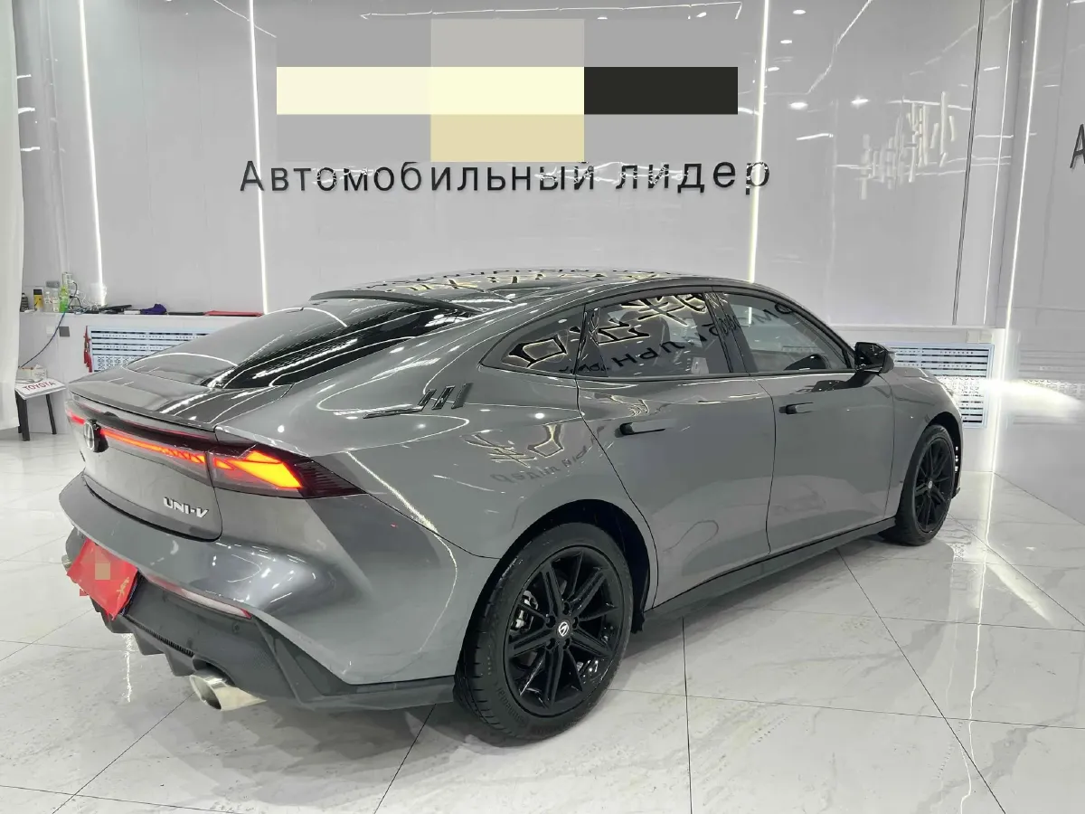 2022 ChangAn UNI-V 1.5T 188HP L4 7DCT,autocango,china used car exporter,china ev exporter,chinese used car exporter,chinese used ev exporter