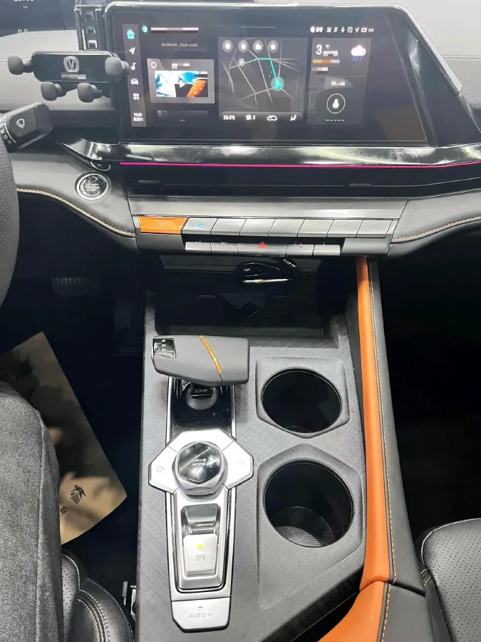 2022 ChangAn UNI-V 1.5T 188HP L4 7DCT,autocango,china used car exporter,china ev exporter,chinese used car exporter,chinese used ev exporter