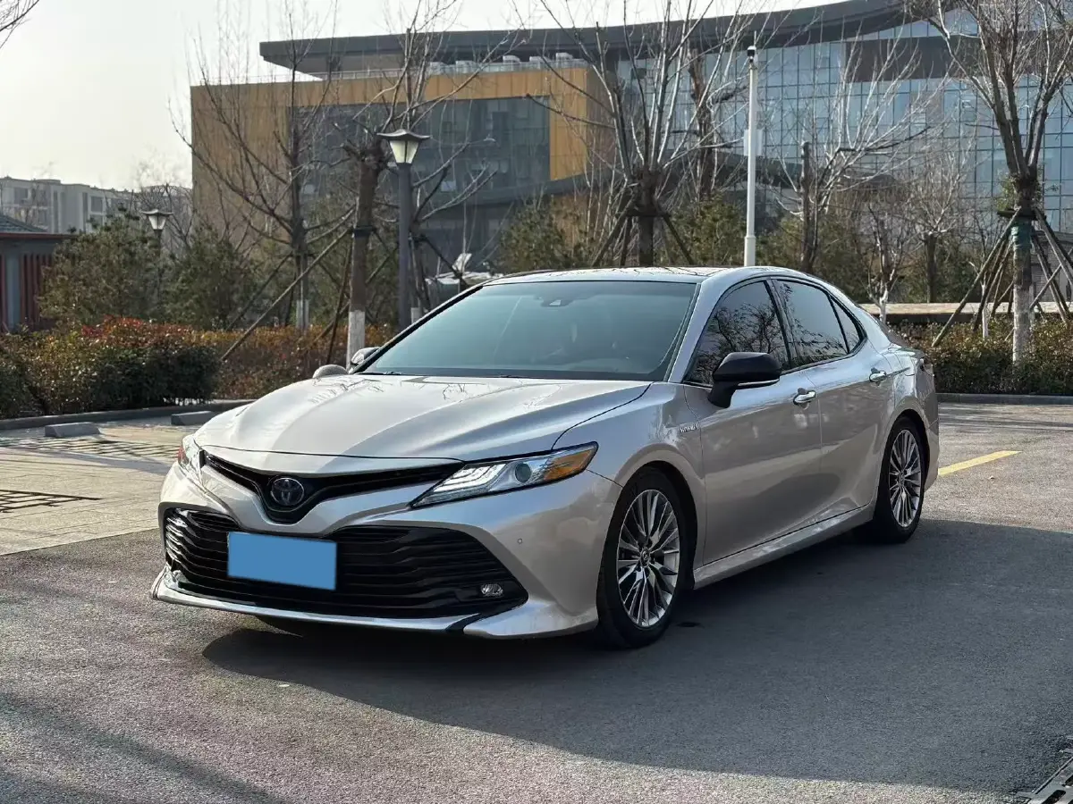 2019 Toyota Camry 2.5L 178HP L4 E-CVT Hybrid 2019 Toyota Camry 2.5L 178HP L4 E-CVT Hybrid