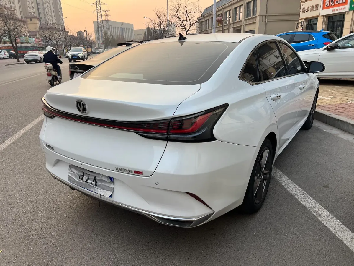 2023 ChangAn Raeton Plus 1.5T 188HP L4 7DCT,autocango,china used car exporter,china ev exporter,chinese used car exporter,chinese used ev exporter