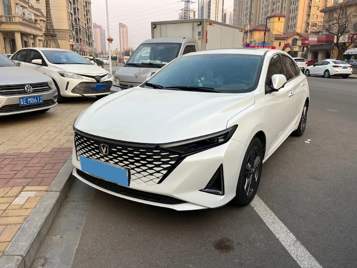 2023 ChangAn Raeton Plus 1.5T 188HP L4 7DCT,autocango,china used car exporter,china ev exporter,chinese used car exporter,chinese used ev exporter