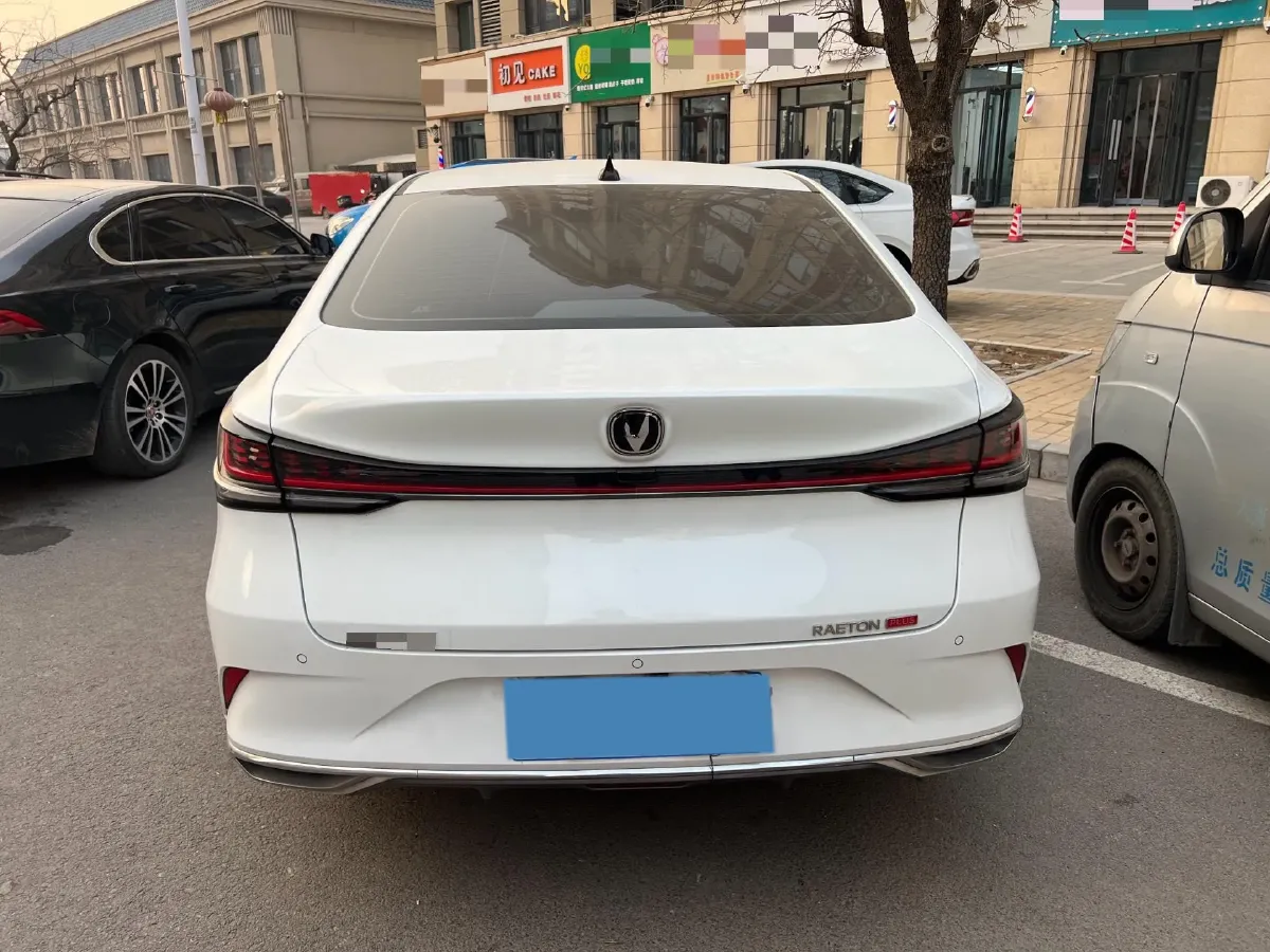 2023 ChangAn Raeton Plus 1.5T 188HP L4 7DCT,autocango,china used car exporter,china ev exporter,chinese used car exporter,chinese used ev exporter