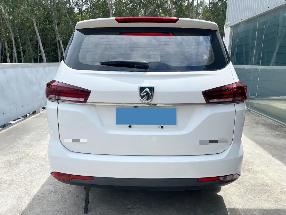 2018 BaoJun 360 1.5L 112HP L4 5AMT,autocango,china used car exporter,china ev exporter,chinese used car exporter,chinese used ev exporter