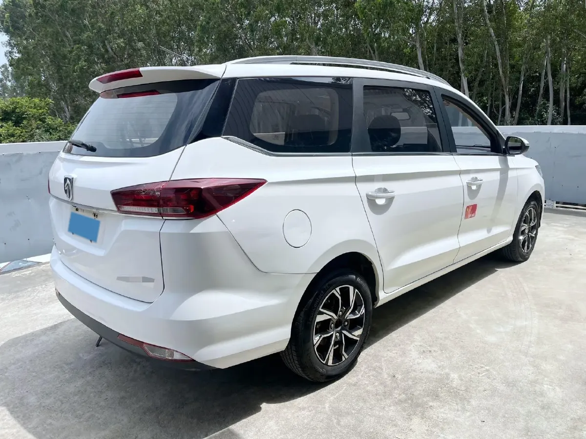 2018 BaoJun 360 1.5L 112HP L4 5AMT,autocango,china used car exporter,china ev exporter,chinese used car exporter,chinese used ev exporter