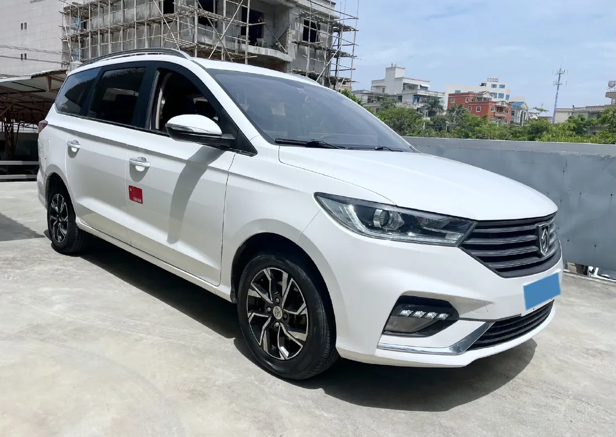 2018 BaoJun 360 1.5L 112HP L4 5AMT,autocango,china used car exporter,china ev exporter,chinese used car exporter,chinese used ev exporter