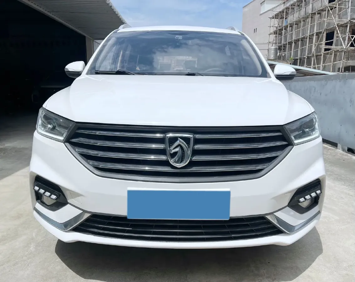 2018 BaoJun 360 1.5L 112HP L4 5AMT,autocango,china used car exporter,china ev exporter,chinese used car exporter,chinese used ev exporter