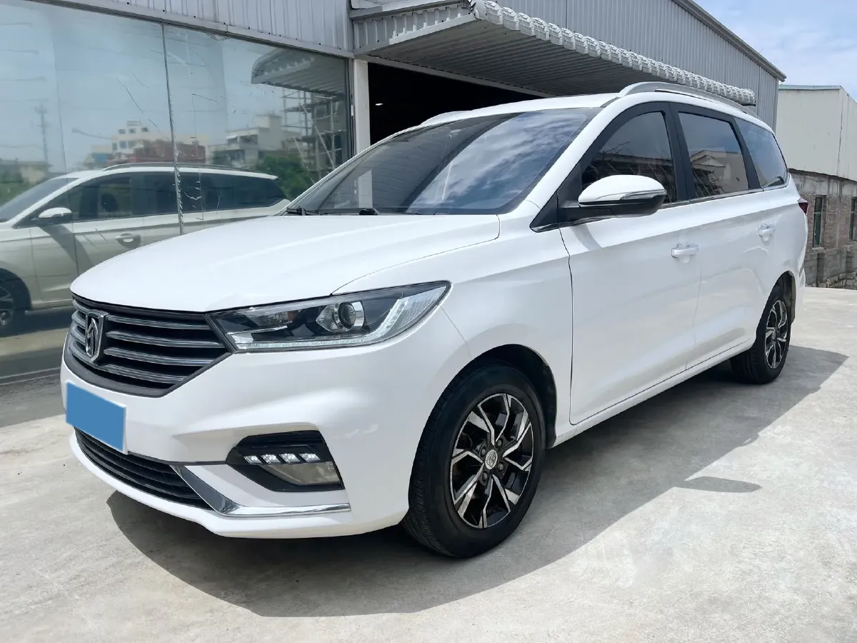 2018 BaoJun 360 1.5L 112HP L4 5AMT,autocango,china used car exporter,china ev exporter,chinese used car exporter,chinese used ev exporter