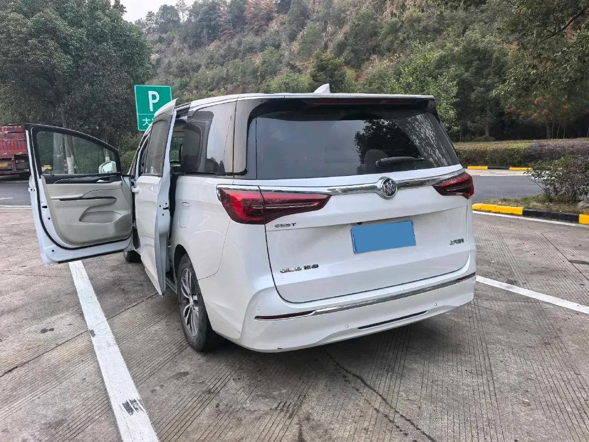 2022 Buick GL8 2.0T 237HP L4 9AT,autocango,china used car exporter,china ev exporter,chinese used car exporter,chinese used ev exporter