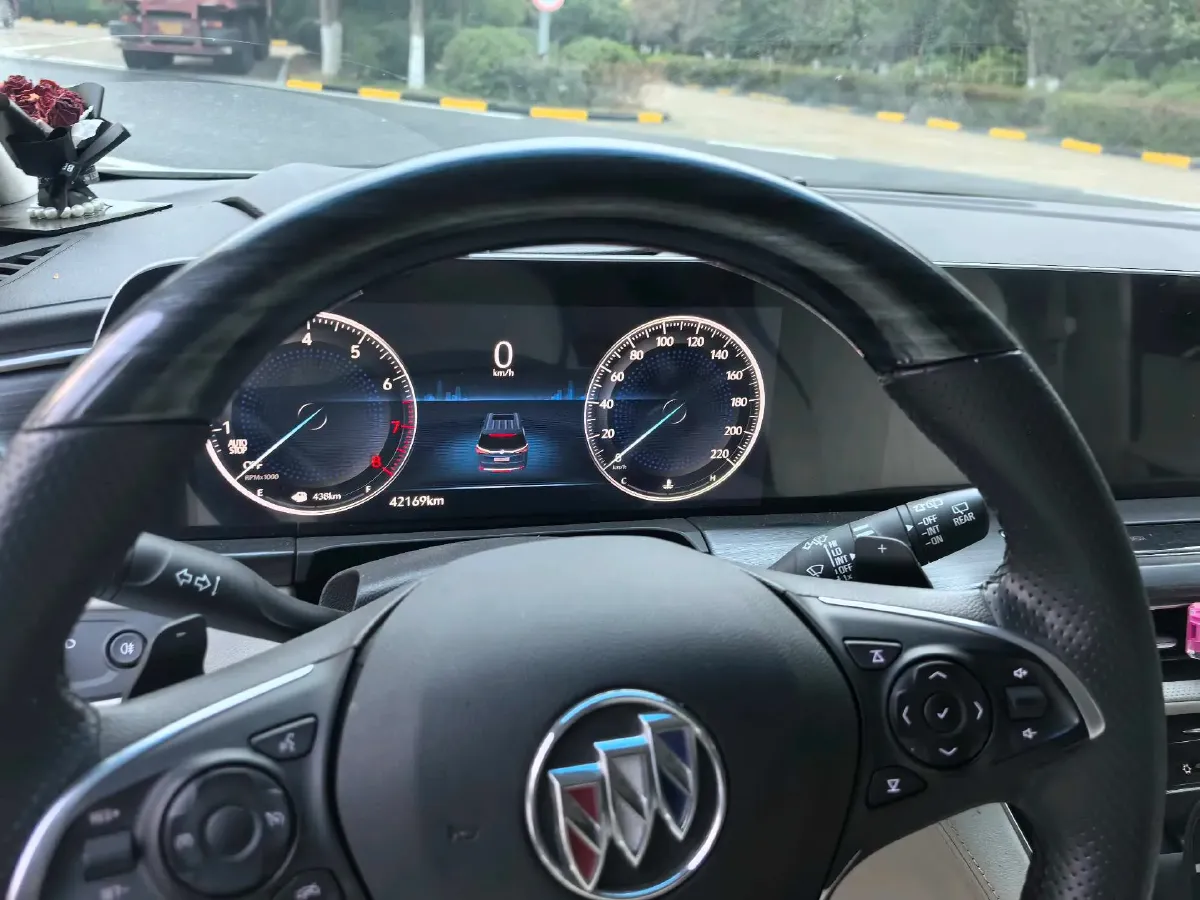 2022 Buick GL8 2.0T 237HP L4 9AT,autocango,china used car exporter,china ev exporter,chinese used car exporter,chinese used ev exporter