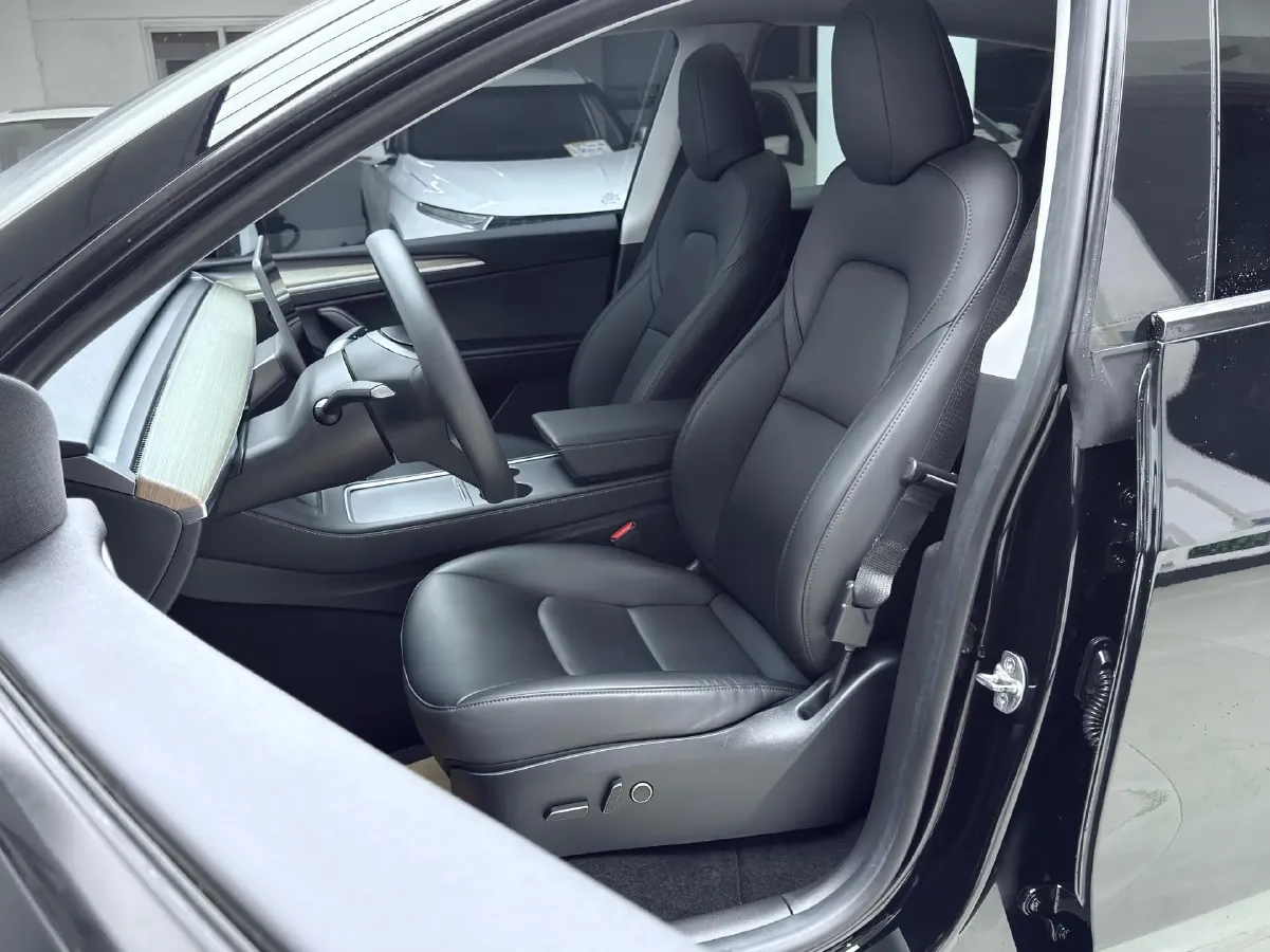 2022 Tesla Model Y BEV 60KWH,autocango,china used car exporter,china ev exporter,chinese used car exporter,chinese used ev exporter